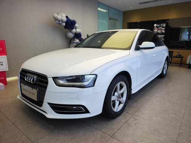 Audi A4L 35 TFSI 2013 года выпуска