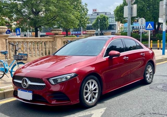 2022 Mercedes-Benz A-Class (Facelift) A 200 L